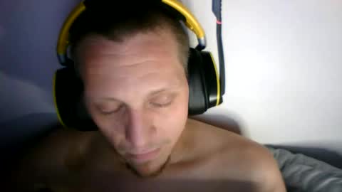 Snapshot of a_bored_dragon chatting on 5, 11, 2025 A Bored Dragon online show from 5, 11, 2025