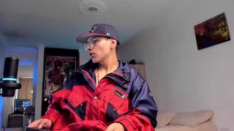 Snapshot of a_lejandro_08 chatting on 7, 12, 2024 alejo online show from 7, 12, 2024