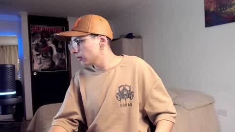 Snapshot of a_lejandro_08 chatting on 8, 12, 2024 alejo online show from 8, 12, 2024