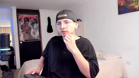 Snapshot of a_lejandro_08 chatting on 11, 12, 2024 alejo online show from 11, 12, 2024