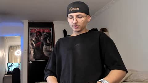 Snapshot of a_lejandro_08 chatting on 21, 12, 2024 alejo online show from 21, 12, 2024