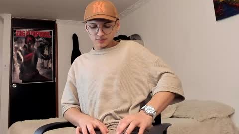 Snapshot of a_lejandro_08 chatting on 24, 12, 2024 alejo online show from 24, 12, 2024