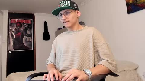 Snapshot of a_lejandro_08 chatting on 24, 12, 2024 alejo online show from 24, 12, 2024