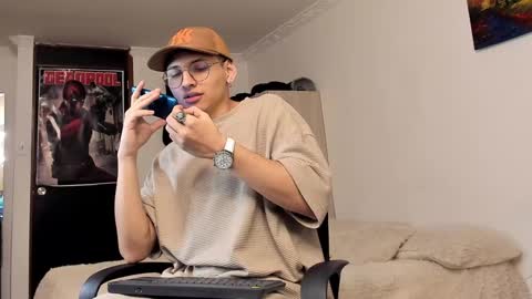 Snapshot of a_lejandro_08 chatting on 25, 12, 2024 alejo online show from 25, 12, 2024