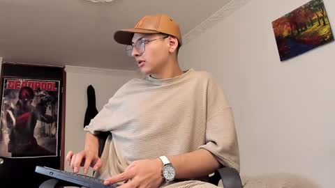 Snapshot of a_lejandro_08 chatting on 25, 12, 2024 alejo online show from 25, 12, 2024