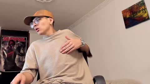 Snapshot of a_lejandro_08 chatting on 25, 12, 2024 alejo online show from 25, 12, 2024