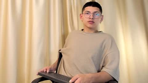 Snapshot of a_lejandro_08 chatting on 15, 1, 2025 alejo online show from 15, 1, 2025