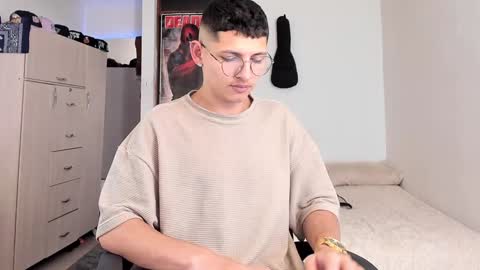 Snapshot of a_lejandro_08 chatting on 21, 1, 2025 alejo online show from 21, 1, 2025