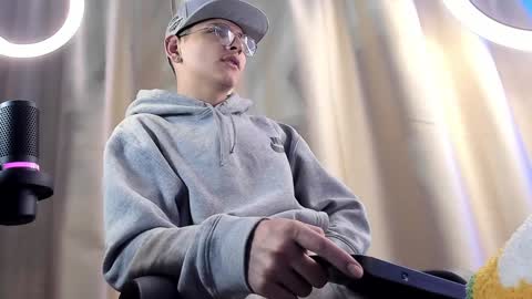 Snapshot of a_lejandro_08 chatting on 5, 2, 2025 alejo online show from 5, 2, 2025