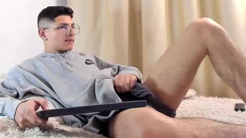 Snapshot of a_lejandro_08 chatting on 9, 2, 2025 alejo online show from 9, 2, 2025