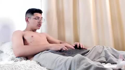 Snapshot of a_lejandro_08 chatting on 10, 2, 2025 alejo online show from 10, 2, 2025