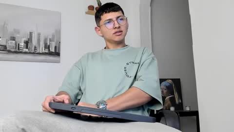 Snapshot of a_lejandro_08 chatting on 7, 3, 2025 alejo online show from 7, 3, 2025