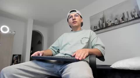 Snapshot of a_lejandro_08 chatting on 10, 3, 2025 alejo online show from 10, 3, 2025