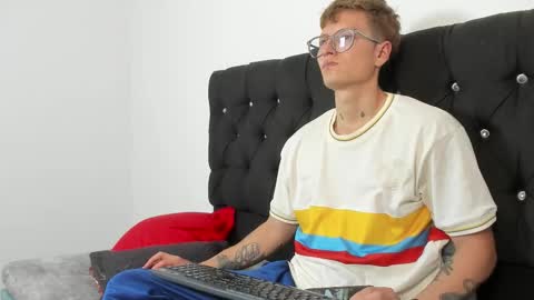 A Sexy Couple online show from 5, 10, 2025