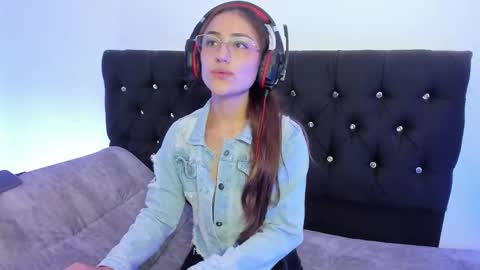 A Sexy Couple online show from 18, 11, 2025