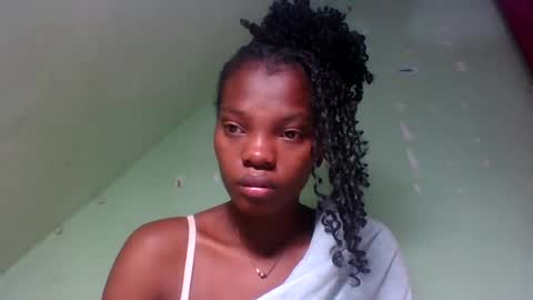 Snapshot of aadienne chatting on 20, 6, 2026 aadienne online show from 20, 6, 2026