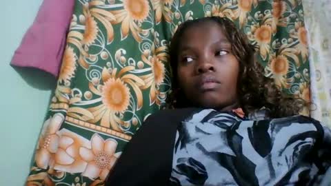 Snapshot of aadienne chatting on 30, 6, 2026 aadienne online show from 30, 6, 2026