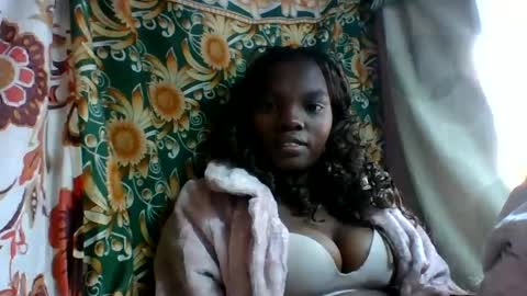 Snapshot of aadienne chatting on 7, 7, 2026 aadienne online show from 7, 7, 2026