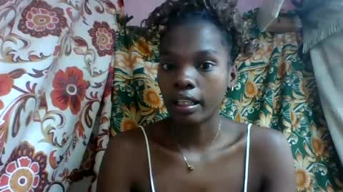 Snapshot of aadienne chatting on 7, 7, 2026 aadienne online show from 7, 7, 2026
