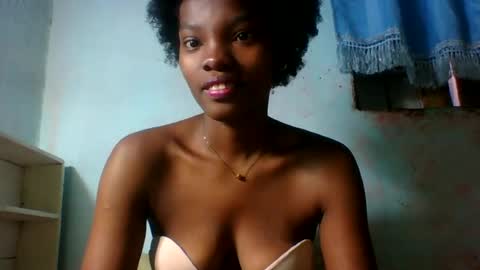 Snapshot of aadienne chatting on 30, 7, 2026 aadienne online show from 30, 7, 2026