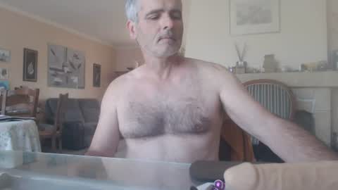 Snapshot of aalex1717 chatting on 5, 7, 2026 Aalex1717 online show from 5, 7, 2026