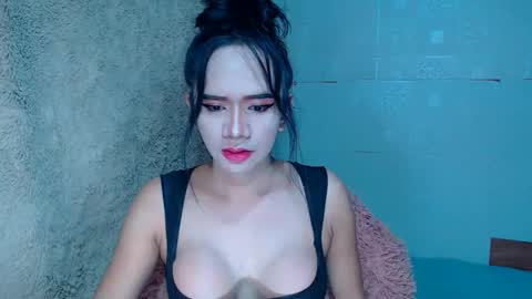 Snapshot of aaliyah04 chatting on 2, 11, 2025 BERLAT online show from 2, 11, 2025