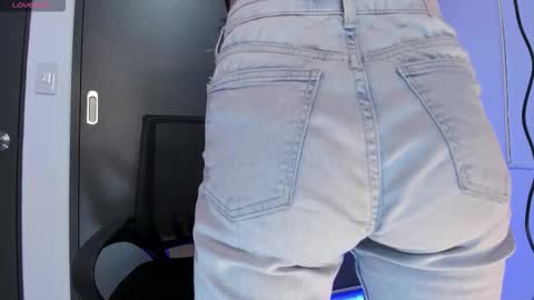 Snapshot of aandreamartinez1 chatting on 21, 10, 2025 andrea online show from 21, 10, 2025