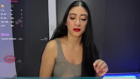 Snapshot of aandreamartinez1 chatting on 8, 11, 2025 andrea online show from 8, 11, 2025