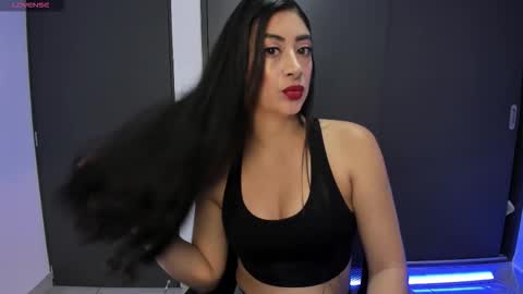 Snapshot of aandreamartinez1 chatting on 16, 11, 2025 andrea online show from 16, 11, 2025