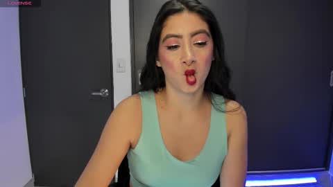 Snapshot of aandreamartinez1 chatting on 18, 11, 2025 andrea online show from 18, 11, 2025