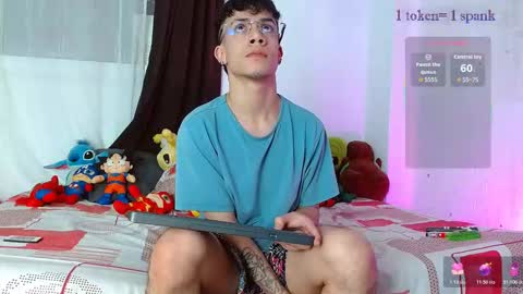 Snapshot of aaron_1806 chatting on 30, 11, 2025 aaron online show from 30, 11, 2025