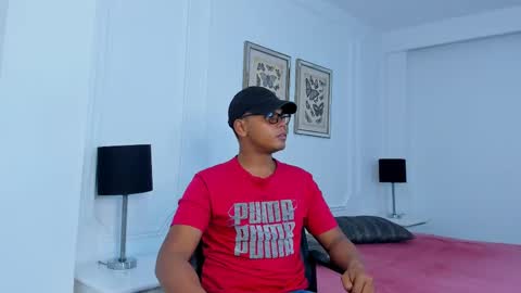 aaron_9827 online show from 26, 1, 2025