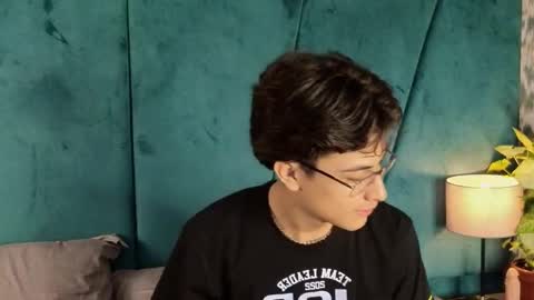 Snapshot of aaron_eze chatting on 18, 9, 2025 Aaron Ezequiel online show from 18, 9, 2025