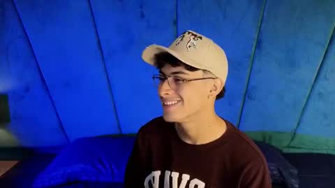 Snapshot of aaron_eze chatting on 30, 9, 2025 Aaron Ezequiel online show from 30, 9, 2025