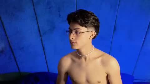 Snapshot of aaron_eze chatting on 1, 10, 2025 Aaron Ezequiel online show from 1, 10, 2025