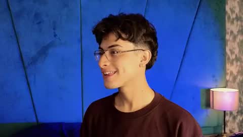 Snapshot of aaron_eze chatting on 5, 10, 2025 Aaron Ezequiel online show from 5, 10, 2025