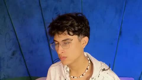 Snapshot of aaron_eze chatting on 16, 10, 2025 Aaron Ezequiel online show from 16, 10, 2025