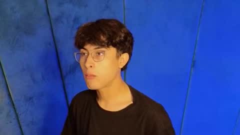 Snapshot of aaron_eze chatting on 1, 11, 2025 Aaron Ezequiel online show from 1, 11, 2025