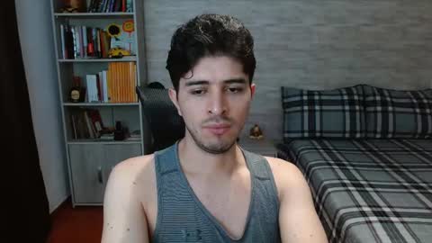 Snapshot of aaron_paul_ chatting on 5, 11, 2025 Aaron online show from 5, 11, 2025