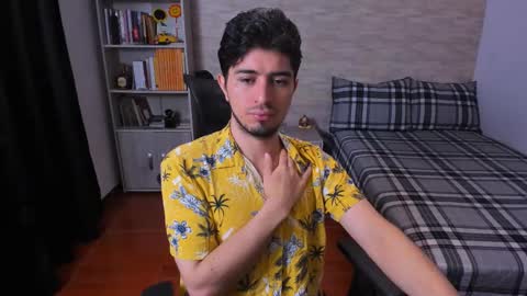 Snapshot of aaron_paul_ chatting on 19, 11, 2025 Aaron online show from 19, 11, 2025