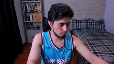 Snapshot of aaron_paul_ chatting on 28, 11, 2025 Aaron online show from 28, 11, 2025