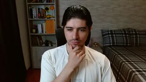 Aaron online show from 16, 4, 2026