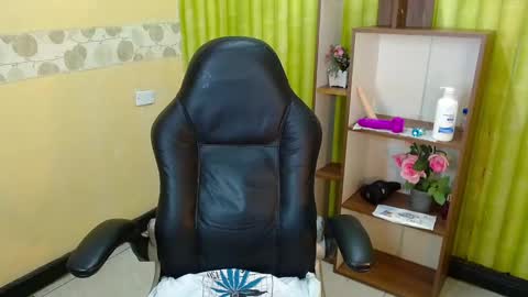 Snapshot of aaronbakers chatting on 14, 12, 2024 im NiallDun online show from 14, 12, 2024