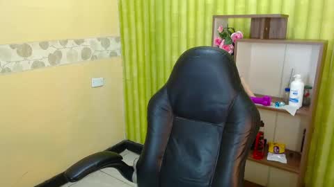 Snapshot of aaronbakers chatting on 11, 1, 2025 im NiallDun online show from 11, 1, 2025