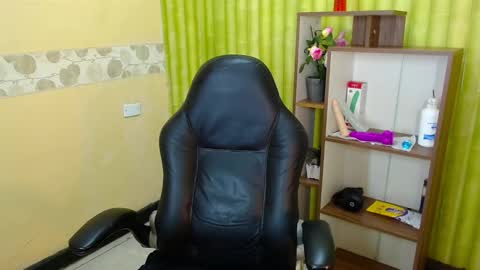 Snapshot of aaronbakers chatting on 14, 1, 2025 im NiallDun online show from 14, 1, 2025