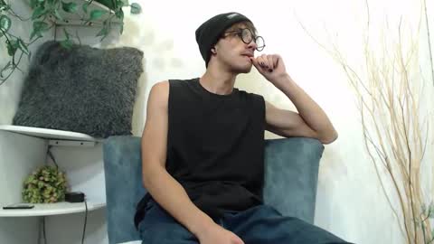 Snapshot of aaronbeer_ chatting on 12, 2, 2026 Aaron online show from 12, 2, 2026