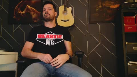 Snapshot of aaronbomer chatting on 8, 2, 2025 Aaron online show from 8, 2, 2025