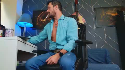 Snapshot of aaronbomer chatting on 18, 9, 2025 Aaron online show from 18, 9, 2025