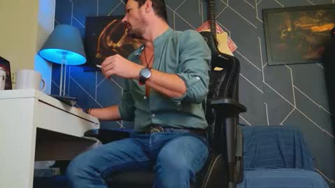 Snapshot of aaronbomer chatting on 6, 10, 2025 Aaron online show from 6, 10, 2025