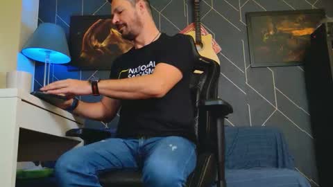 Snapshot of aaronbomer chatting on 14, 10, 2025 Aaron online show from 14, 10, 2025